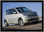 Maska, Srebrny, Daihatsu Sirion